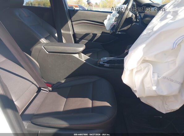 KL77LJEP2SC263218 2025 CHEVROLET TRAX Белый Вид салона спереди