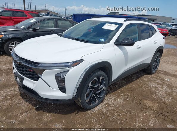 KL77LJEP3SC045868 2025 CHEVROLET TRAX Белый Передняя левая четверть