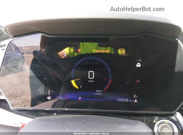KL77LJEP9SC090880 2025 CHEVROLET TRAX Black Vista de los asientos traseros