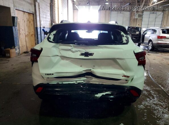 KL77LJEP9SC286818 2025 CHEVROLET TRAX White Вид ззаду