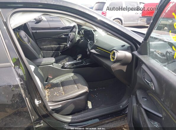 KL77LKEP8SC061666 2025 CHEVROLET TRAX Черный Вид салона спереди