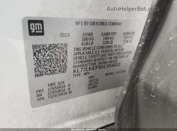 KL77LKEP9SC054032 2025 CHEVROLET TRAX White Vista del compartimento del motor