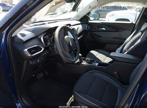 KL79MPSL4PB117281 2023 CHEVROLET TRAILBLAZER Синий Вид салона спереди
