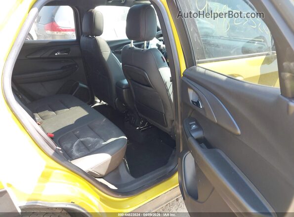 KL79MTSL7PB039667 2023 CHEVROLET TRAILBLAZER Yellow Widok naklejki z numerem VIN