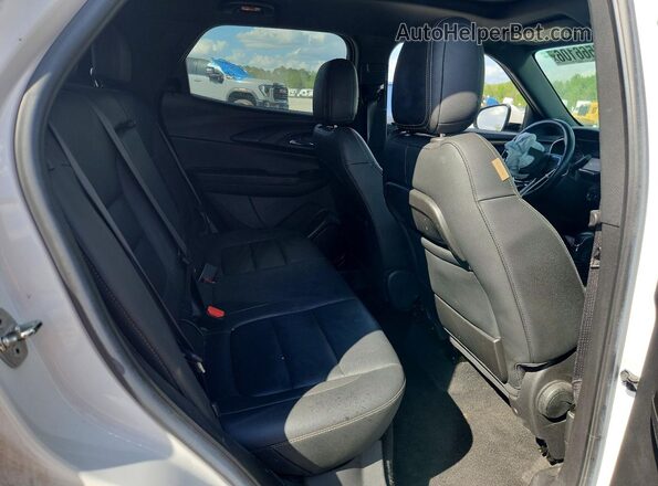 KL79MVSL6PB007904 2023 CHEVROLET TRAILBLAZER White Widok wnętrza z tyłu