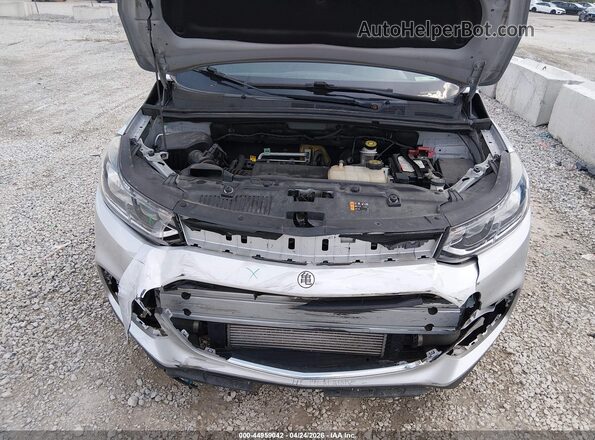 KL7CJKSB5JB622262 2018 CHEVROLET TRAX Серебряный Вид сзади