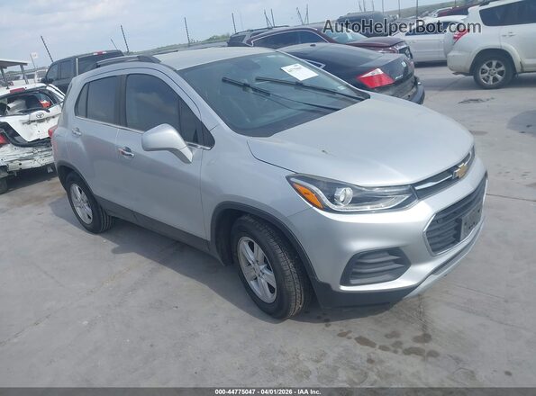 KL7CJLSB2LB009945 2020 CHEVROLET TRAX Silver Передня права чверть