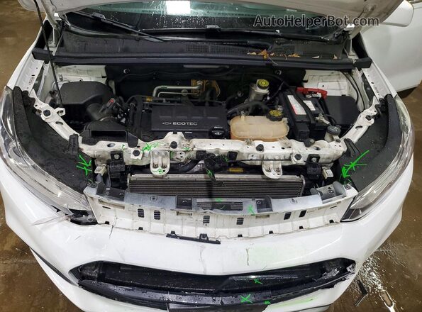 KL7CJLSB7JB634189 2018 CHEVROLET TRAX Белый Вид задней части салона
