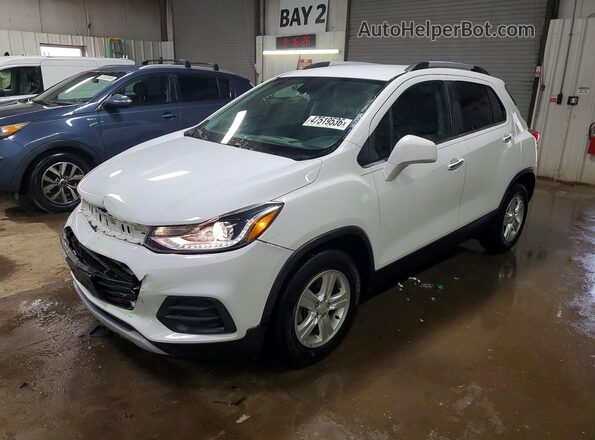 KL7CJLSB7JB634189 2018 CHEVROLET TRAX Белый Передняя левая четверть