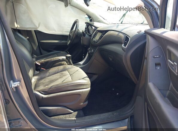 KL7CJLSB7KB799886 2019 CHEVROLET TRAX Gray Вид салону спереду