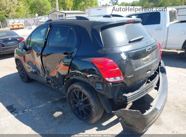 KL7CJLSM7NB528591 2022 CHEVROLET TRAX Черный Вид спереди