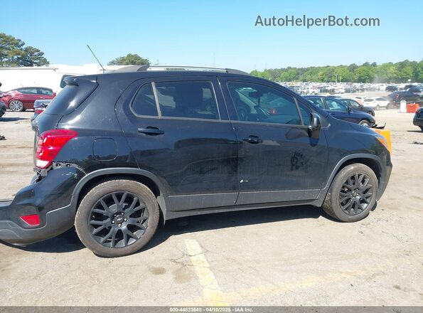 KL7CJLSM7NB528591 2022 CHEVROLET TRAX Черный Вид задней части салона
