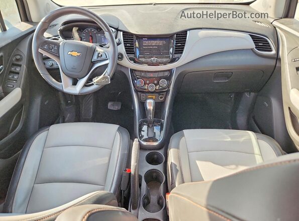KL7CJMSB8LB339451 2020 CHEVROLET TRAX White Widok deski rozdzielczej