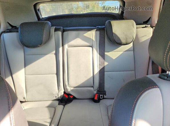 KL7CJMSB8LB339451 2020 CHEVROLET TRAX White Widok tylnych siedzeń