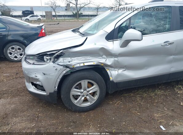 KL7CJPSB4KB926665 2019 CHEVROLET TRAX Silver Widok z przodu