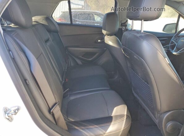 KL7CJPSB4LB312832 2020 CHEVROLET TRAX Белый Вид задней части салона