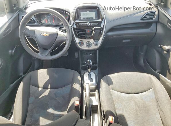 KL8CB6SA1HC734813 2017 CHEVROLET SPARK Серый Вид панели приборов