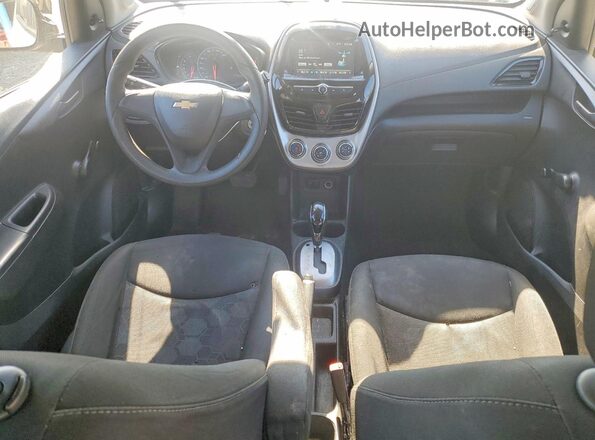 KL8CB6SA8JC452383 2018 CHEVROLET SPARK Бежевый Вид панели приборов