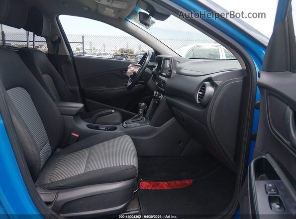 KM8K22AA7LU510778 2020 HYUNDAI KONA Blue წინა სალონის ხედი