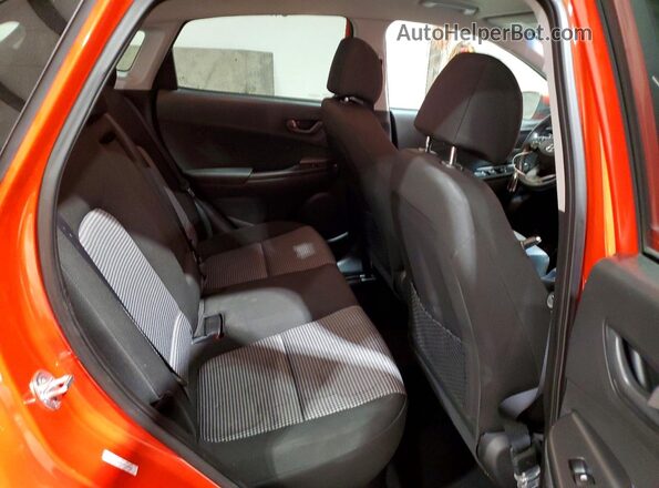 KM8K2CAA2LU514002 2020 HYUNDAI KONA Orange Widok wnętrza z tyłu