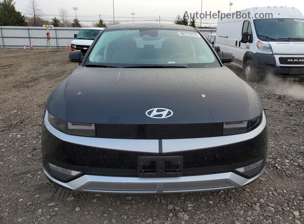 KM8KMDDF4RU309541 2024 HYUNDAI IONIQ Black Widok z przodu