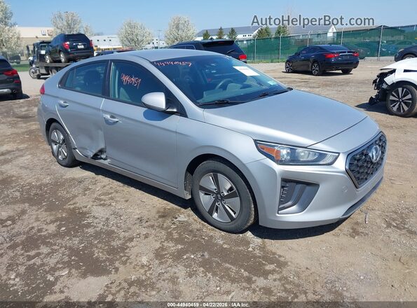 KMHC65LC0MU258172 2021 HYUNDAI IONIQ HYBRID Серебряный Передняя правая четверть