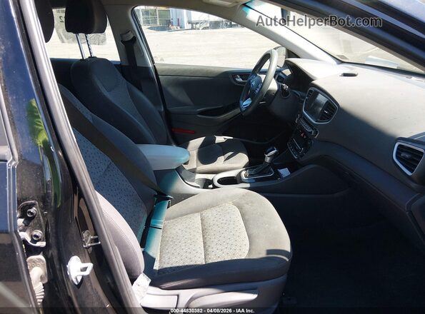 KMHC65LC3JU075361 2018 HYUNDAI IONIQ HYBRID Black Widok wnętrza z przodu