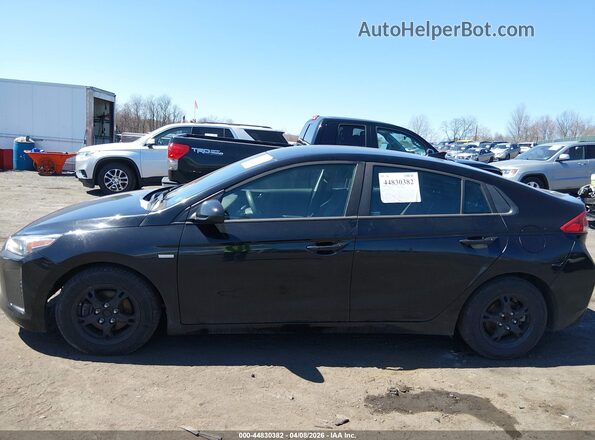 KMHC65LC3JU075361 2018 HYUNDAI IONIQ HYBRID Black Widok z przodu