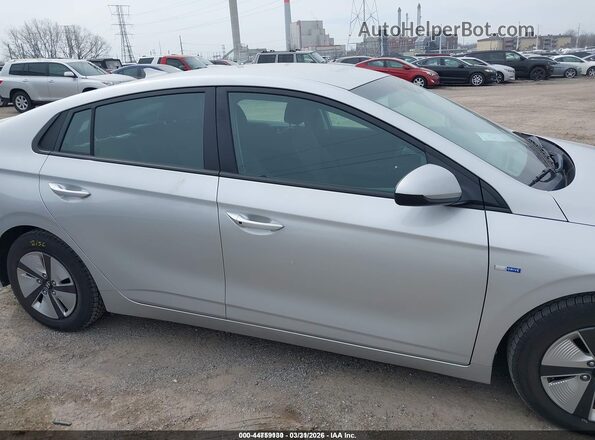 KMHC65LC3JU100307 2018 HYUNDAI IONIQ HYBRID Silver Вид задньої частини салону