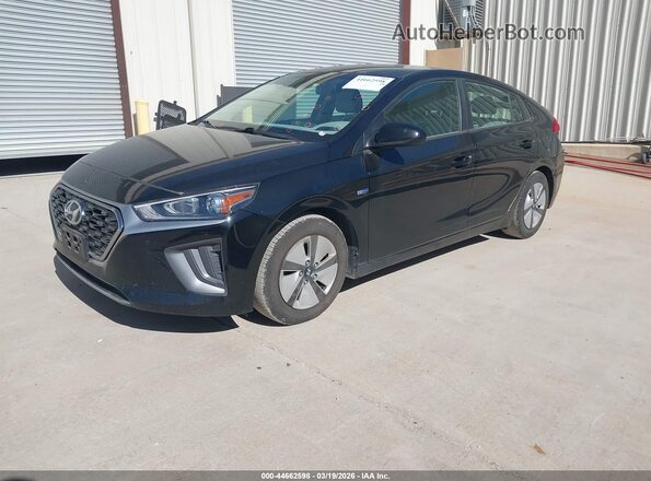KMHC65LC3LU220157 2020 HYUNDAI IONIQ HYBRID Black წინა მარცხენა ხედი სამი მეოთხედიდან