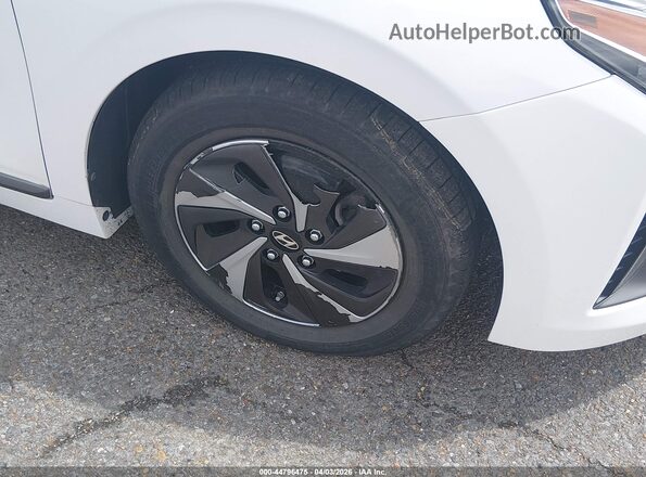 KMHC75LC8HU040595 2017 HYUNDAI IONIQ HYBRID Белый Вид спереди