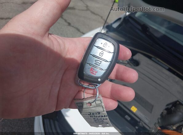 KMHC75LC8HU040595 2017 HYUNDAI IONIQ HYBRID Белый Вид панели приборов