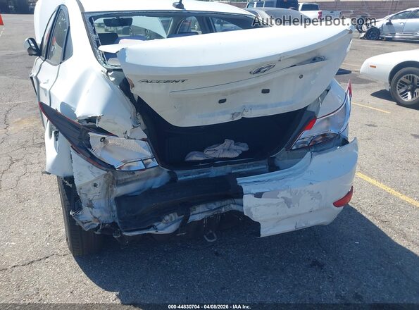 KMHCT4AE1GU968239 2016 HYUNDAI ACCENT Белый Вид спереди
