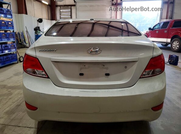 KMHCT4AE2HU202893 2017 HYUNDAI ACCENT Silver Widok z tyłu