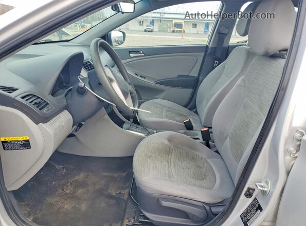 KMHCT4AEXHU306984 2017 HYUNDAI ACCENT Серебряный Вид салона спереди