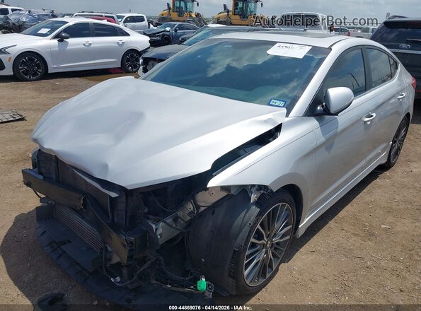 KMHD04LB7HU358282 2017 HYUNDAI ELANTRA Silver Vista tres cuartos delantera izquierda
