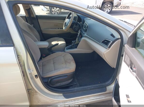 KMHD74LF5HU071408 2017 HYUNDAI ELANTRA Кремовый Вид салона спереди