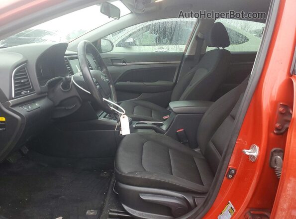 KMHD84LF0HU338368 2017 HYUNDAI ELANTRA Оранжевый Вид салона спереди