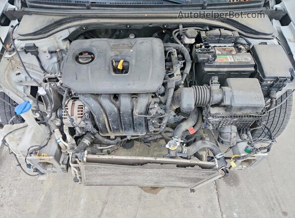 KMHD84LF2LU068018 2020 HYUNDAI ELANTRA Серебряный Вид задней части салона