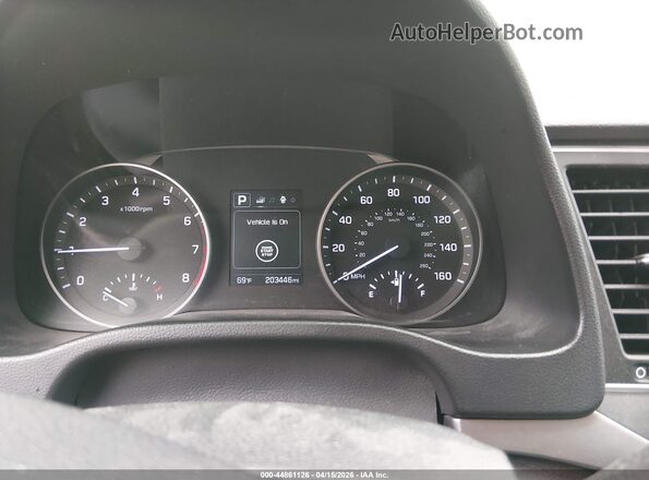 KMHD84LF9JU505381 2018 HYUNDAI ELANTRA Серебряный Вид спереди