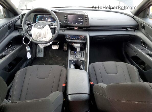 KMHLS4DG0TU110156 2026 HYUNDAI ELANTRA Черный Вид панели приборов