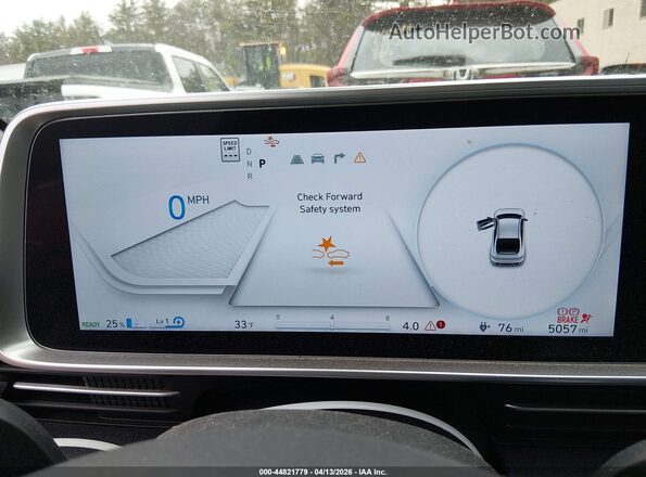 KMHM24AC4SA093545 2025 HYUNDAI IONIQ 6 Red Widok tylnych siedzeń