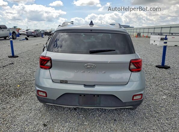 KMHRC8A38LU024285 2020 HYUNDAI VENUE Серебряный Вид сзади