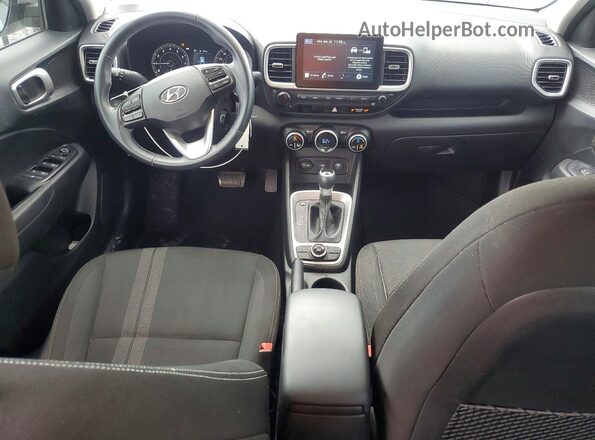 KMHRC8A38LU024285 2020 HYUNDAI VENUE Серебряный Вид панели приборов
