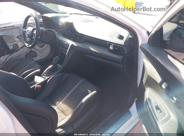 KMHT36AH2MU011670 2021 HYUNDAI VELOSTER N White Widok wnętrza z przodu