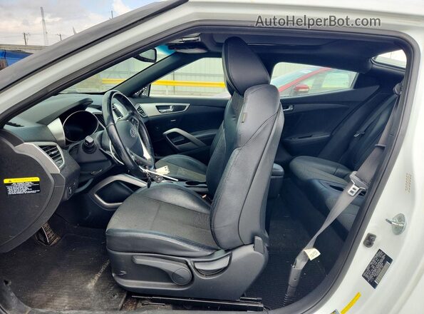 KMHTC6AD0GU256002 2016 HYUNDAI VELOSTER White Вид салону спереду