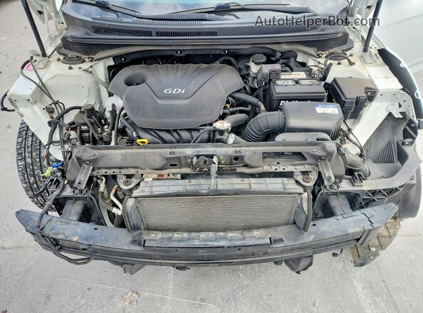 KMHTC6AD0GU256002 2016 HYUNDAI VELOSTER White Вид задньої частини салону