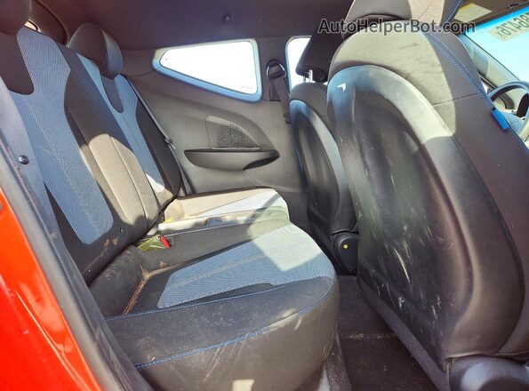 KMHTG6AF7MU032601 2021 HYUNDAI VELOSTER Red Widok tylnych siedzeń