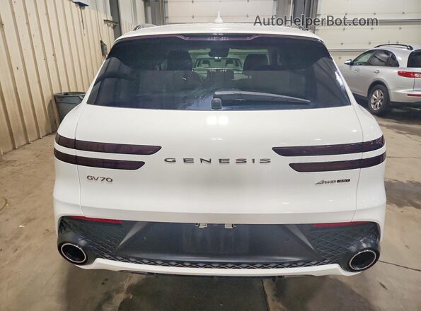 KMUMCDTC0NU039254 2022 GENESIS GV70 White Vista trasera