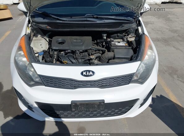 KNADM5A30G6600341 2016 KIA RIO Белый Вид сзади